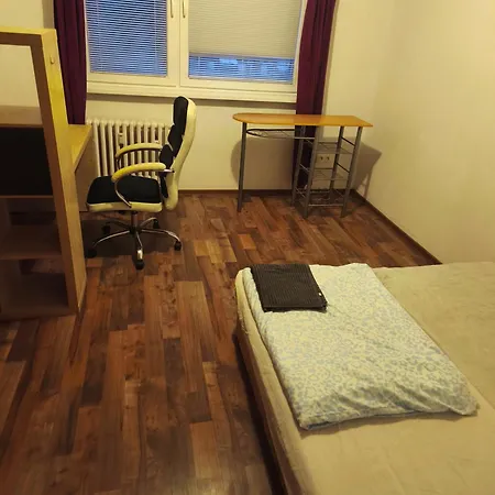 Homestay Double 17m2 With Shared Bathroom *