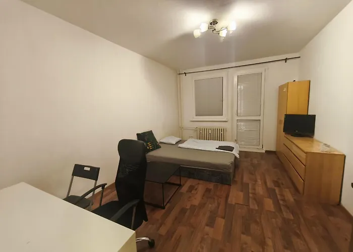 Double 17m2 With Shared Bathroom Alloggio in famiglia Bratislava