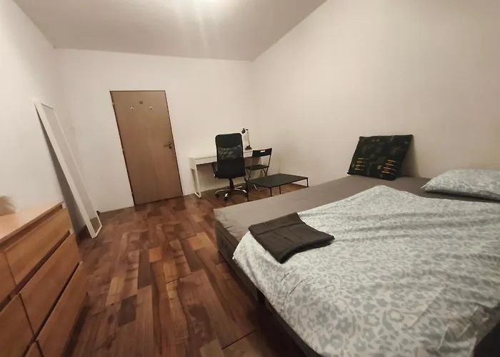 Double 17m2 With Shared Bathroom Μπρατισλάβα